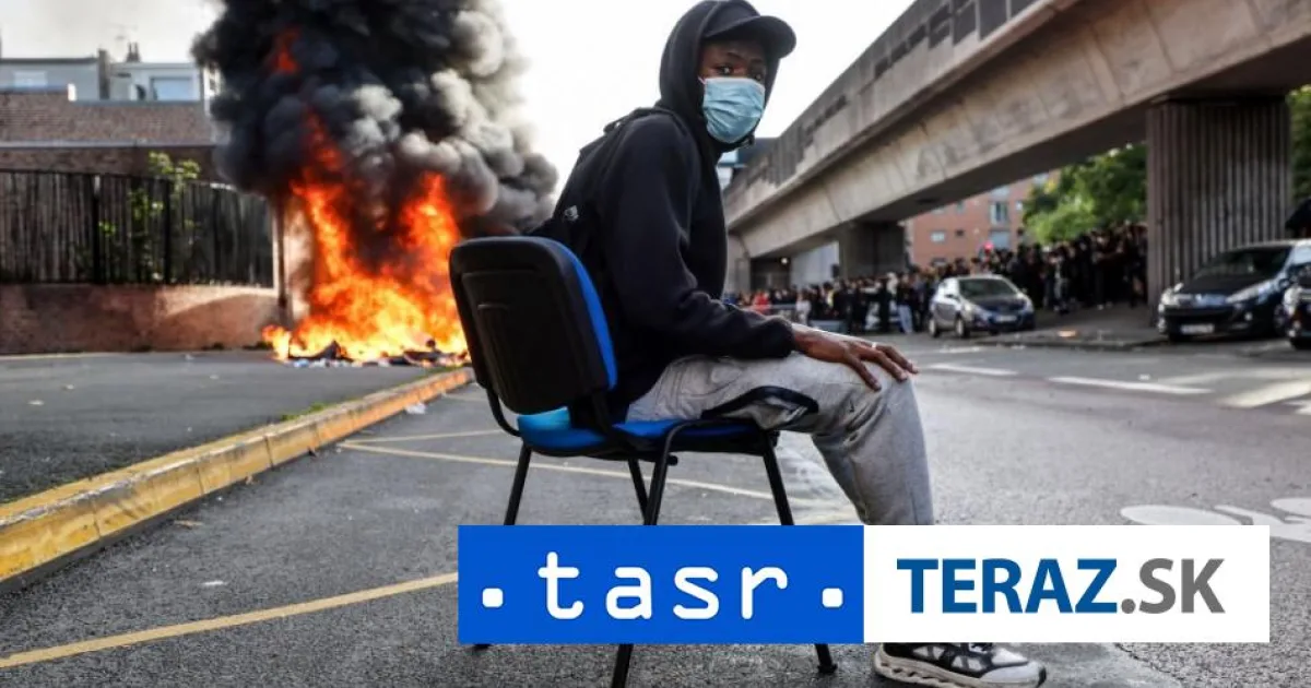 Počas študentských protestov vo Francúzsku zadržali takmer 2000 ľudí